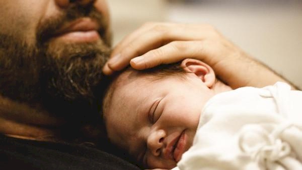 هكذا يؤثر توتر الآباء على نمو مخ أبنائهم