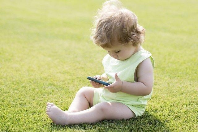 نصائح لمراقبة هاتف طفلك وحمايته