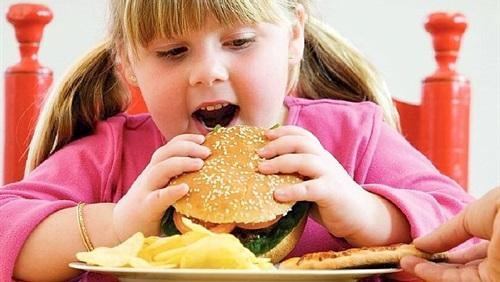 بدانة الأطفال.. زيادة خطرة في النسبة والأسباب