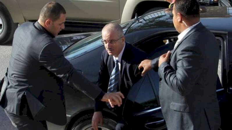 الحمد الله يصل الجزائر 