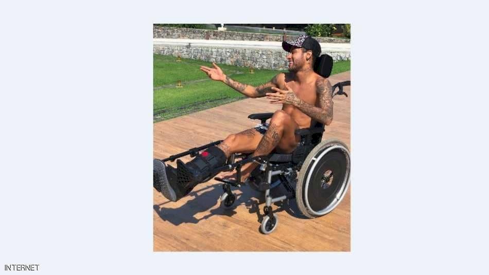 نيمار ينشر صورة وتعليقا بشأن رحيل ستيفن هوكينغ.. ويثير الغضب