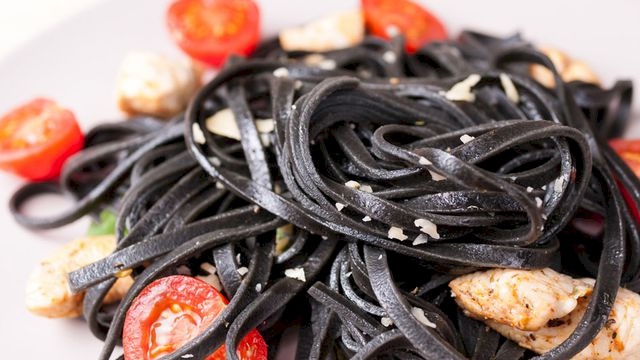 طعمها لذيذ.. تعرف على هذه الاكلة
