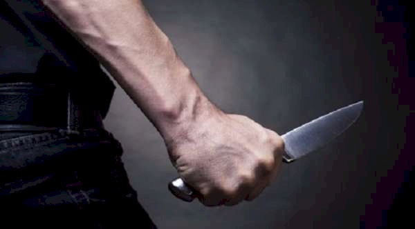 3 إصابات طعنا في شجار