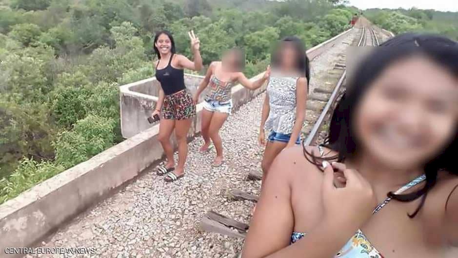 "سيلفي" على جسر كاد يخطف حياة 3 شابات
