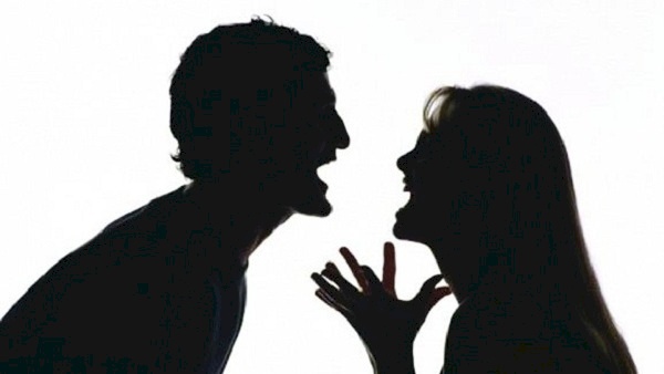 لماذا المطلقة دائمًا حزينة؟