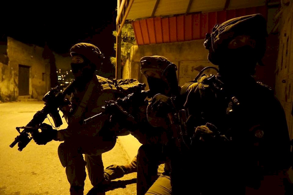 حملة مداهمات واعتقالات في الضفة