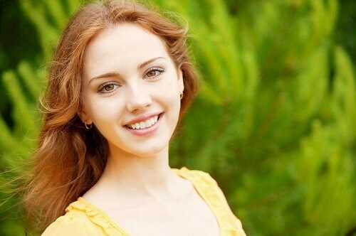 لابتسامة جميلة.. 5 طرق للإخفاء خطوط الفم والوجه المزعجة