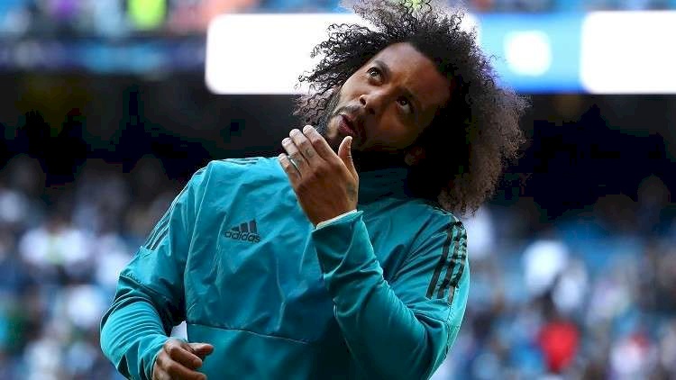 فيديو: نجل مارسيلو يلهب حماس لاعبي الريال بمهاراته