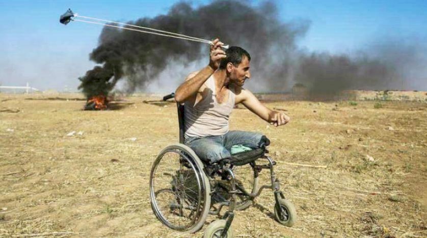 مَن هو " الشهيد المقعد" في مسيرات غزة؟