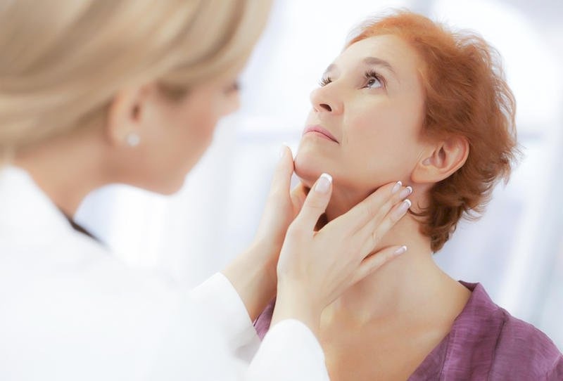 أعراض الغدة الدرقية وطرق علاجها
