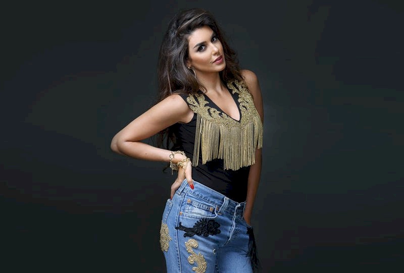 رامز جلال يتحرش بياسمين صبري في الحلقة الاولى من "رامز تحت الصفر"