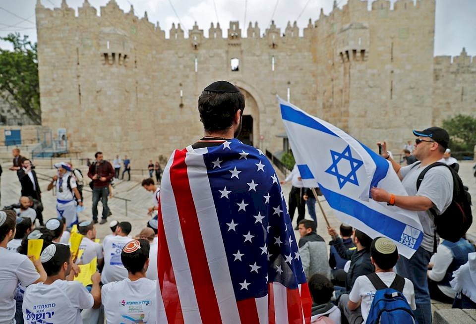 السفارة الأمريكية تحذر رعاياها من البقاء شمال فلسطين
