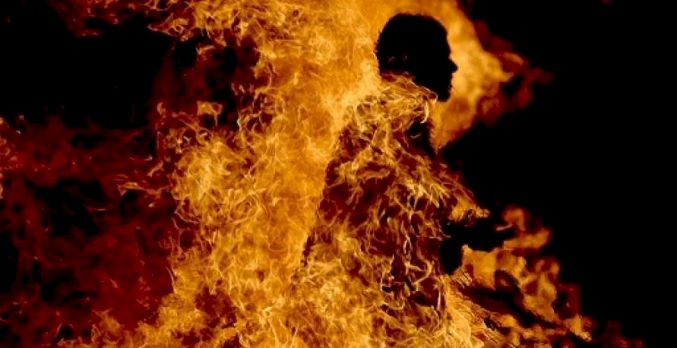وفاة الشاب فتحي حرب الذي أحرق نفسه قبل أيام بغزة