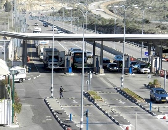 اجراءات اسرائيلية جديدة لجباية الديون من الفلسطينيين