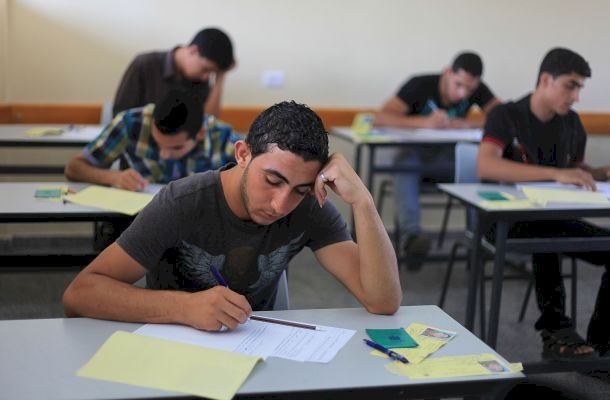 اليوم .. 76811 طالبا يتقدمون لامتحان "الانجاز"