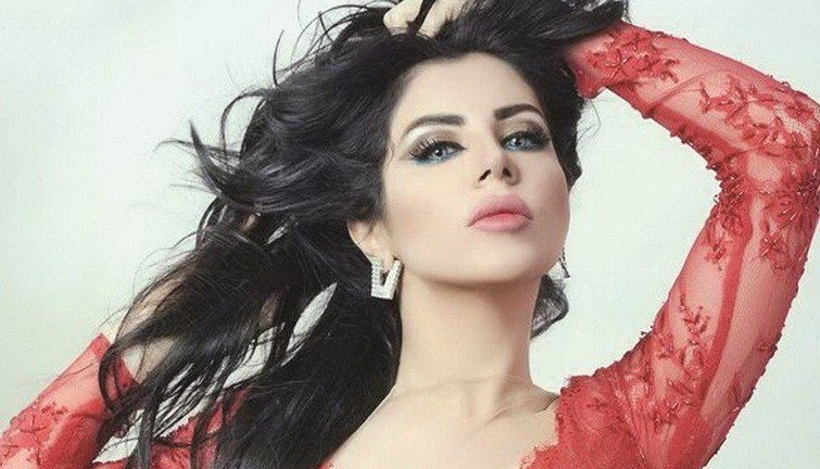 حليمة بولند تعلن اعتزالها 