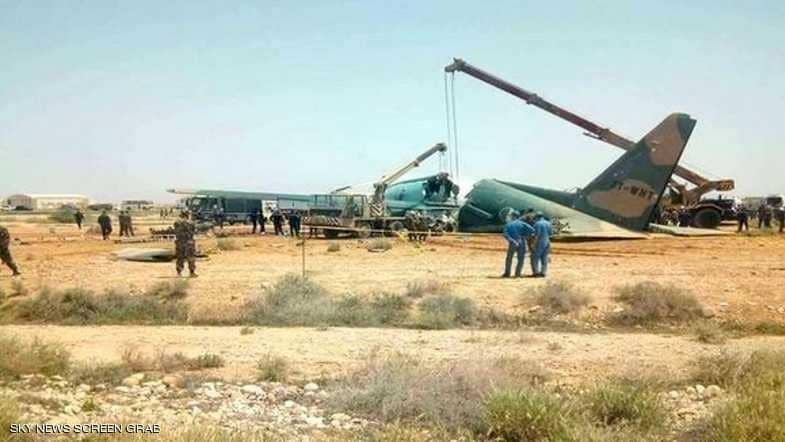 انشطار طائرة نقل عسكرية في الجزائر.. والجيش يحقق