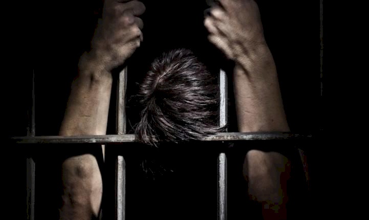 قاتل زوجته ينتحر داخل زنزانته بعد 23 عاماً في السجن