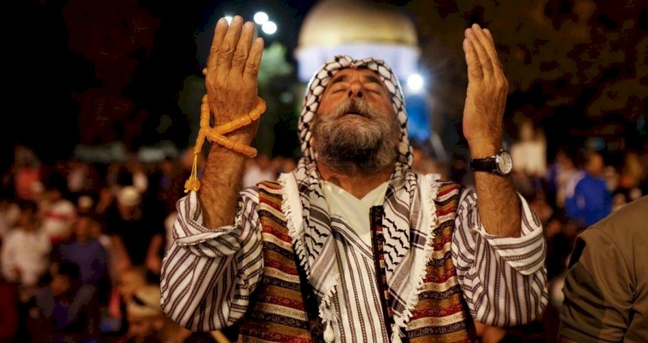 هكذا يستعد الاقصى لإحياء ليلة القدر