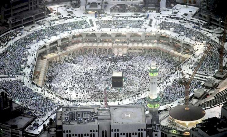 مليونا مصلٍ بالحرم المكي ليلة 27 رمضان: اللهم حرر الأقصى