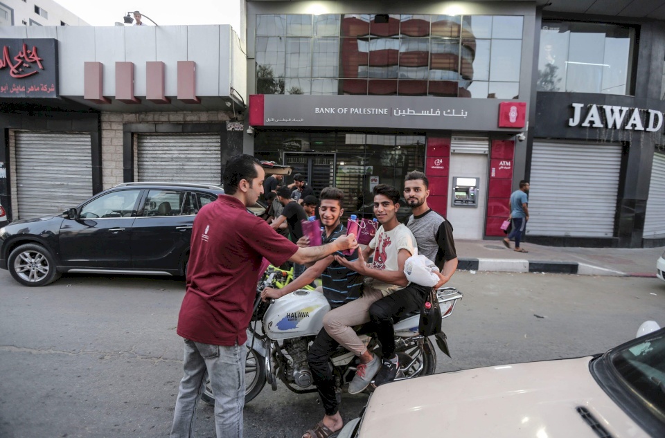 بنك فلسطين يساهم في دعم الأسر المحتاجة في قطاع غزة من خلال شركائه في المجتمع المدني