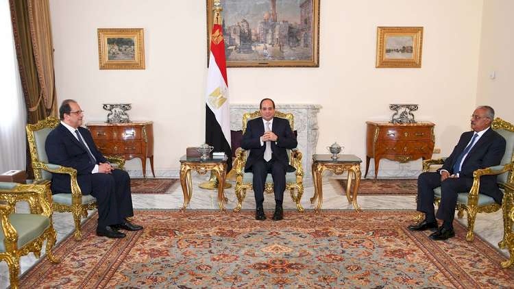 السيسي يلتقي رئيس المخابرات المصرية الجديد