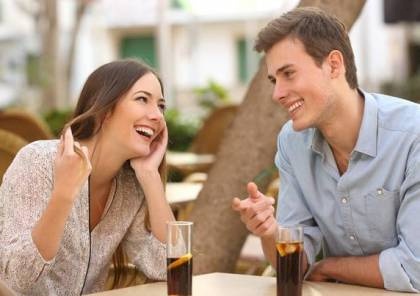 هذا ما يلاحظه الرجل في مقابلته الأولى مع المرأة