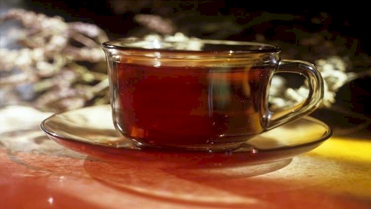 الشاي الأسود يساعد النساء على مكافحة السرطان