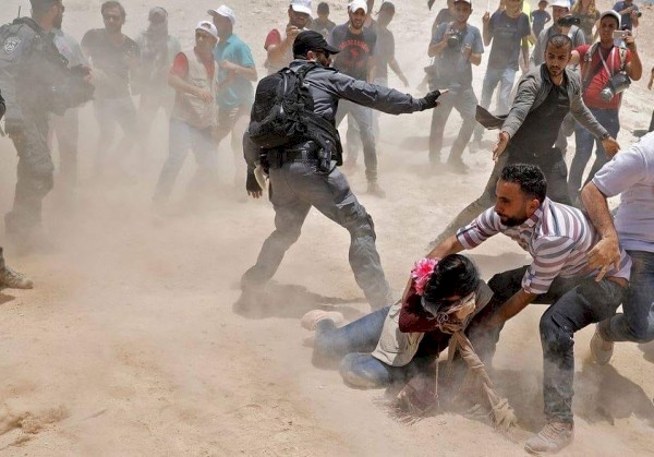 اعتقال مقدسيين وابعاد ثالث عن الخان الاحمر