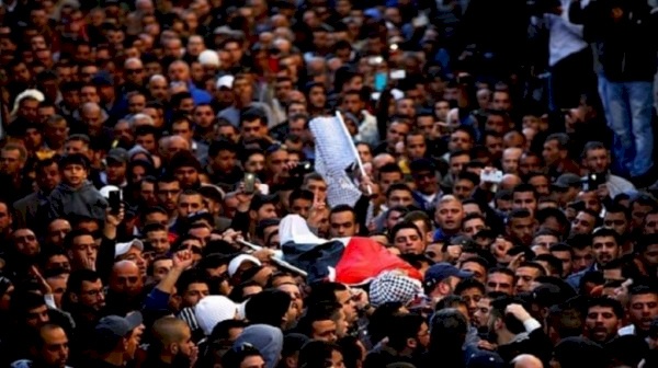 شهيد متاثرا بجراحه في مخيم الفوار