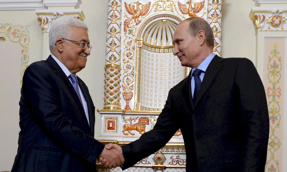 بوتين يهاتف الرئيس.. بحثا توريد لقاحات كورونا لفلسطين