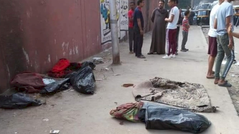 "أطفال أكياس القمامة".. أم وصديقتها وصراخ وملهى ليلي