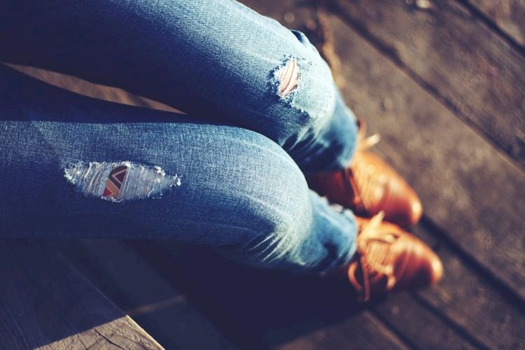 بسبب بنطلون جينز.. امرأة تقتل زوجها