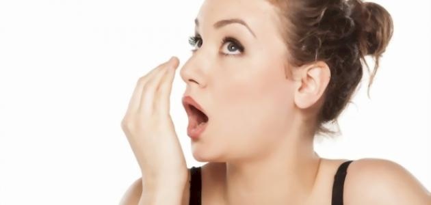رائحة الفم الكريهة تنذر بهذا الالتهاب