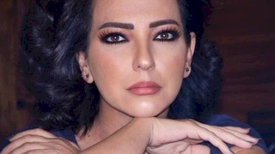 بعد مهاجمتها.. أمل عرفة: من هددني فليتفضل أنا بدمشق