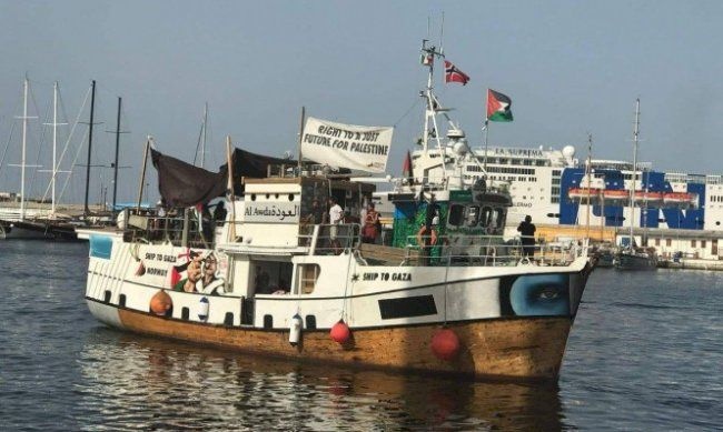 بحرية الاحتلال تعتدي على سفينة كسر الحصار وتقتادها الى ميناء اسدود