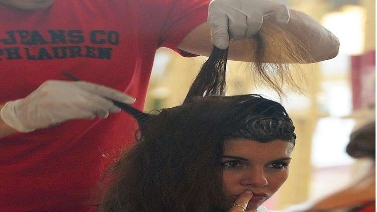 دراسة تربط صبغ الشعر بسرطان الثدي