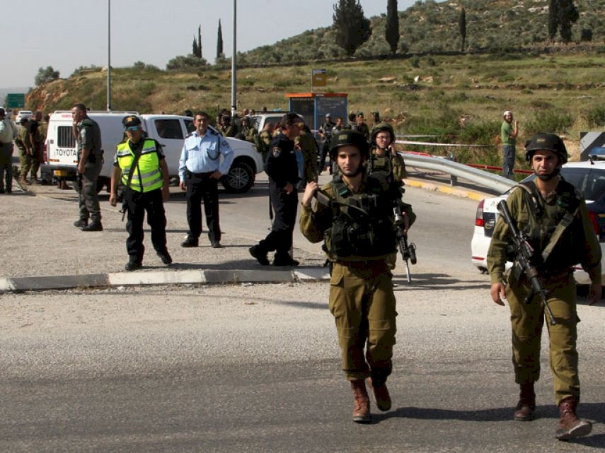 الاحتلال يحتجز طاقم تلفزيون فلسطين عند حاجز تياسير شرق طوباس