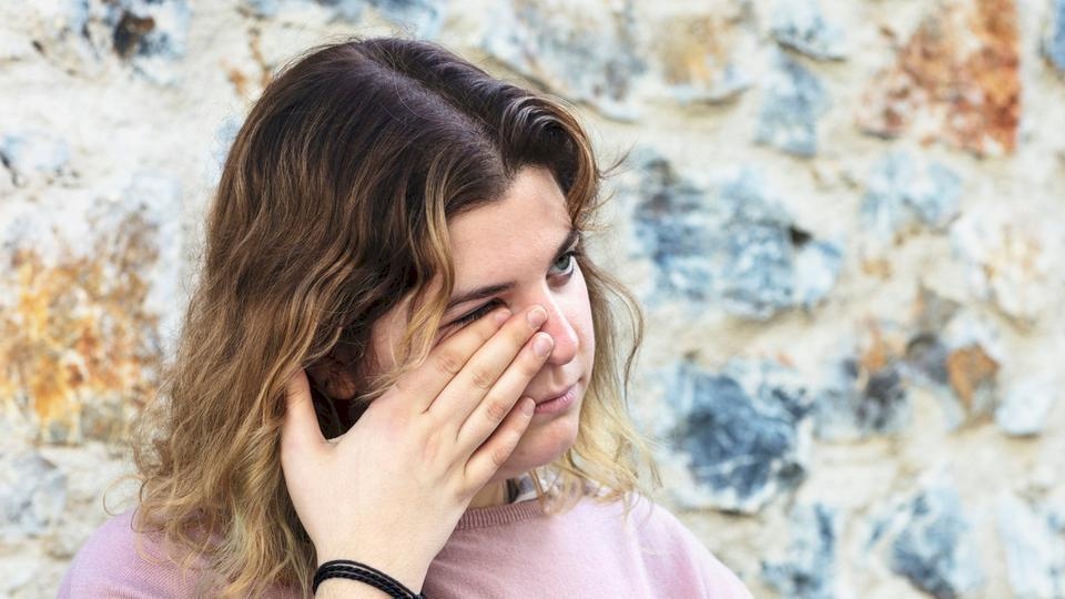 للفتيات.. علاقة وثيقة بين السمنة والاكتئاب