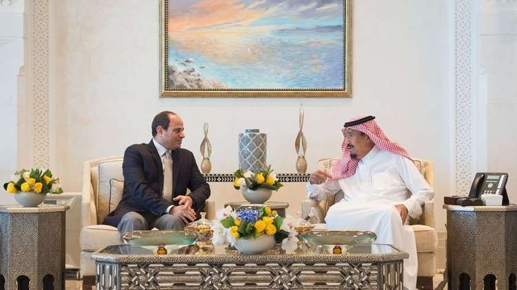 السيسي يجري محادثات مع الملك سلمان في زيارة مفاجئة إلى السعودية