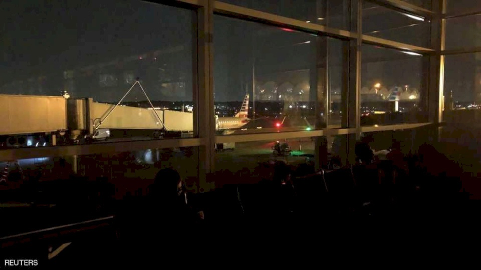 مطار رونالد ريغان يغرق في الظلام.. والسلطات الأميركية تحقق