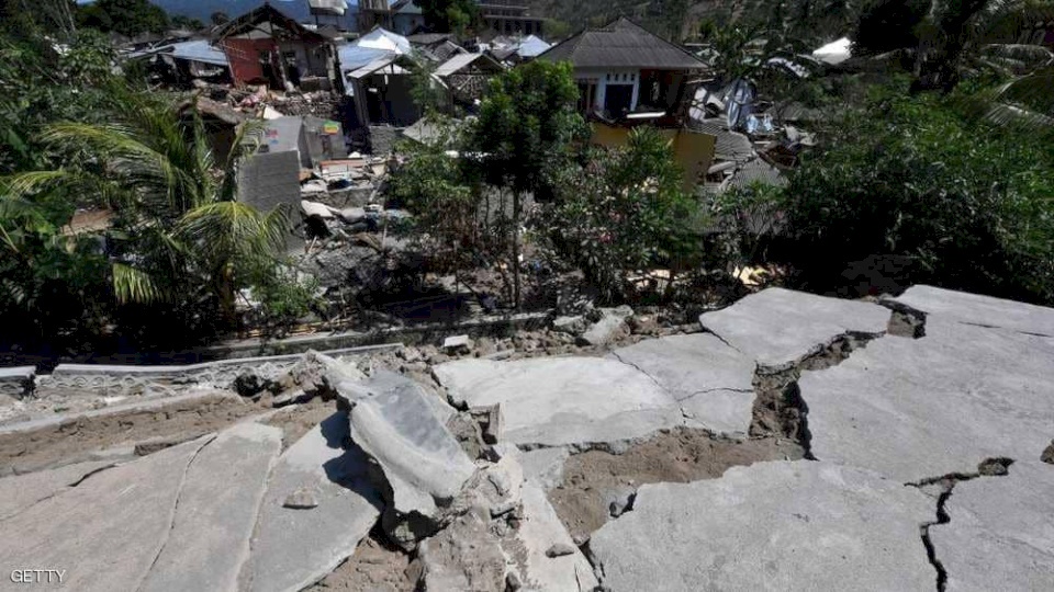 زلزال عنيف يضرب "لومبوك "بعد أيام على الكارثة الأولى