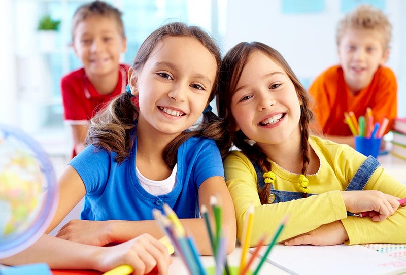 أهمية الصداقة المدرسية وتأثيرها على الطفل