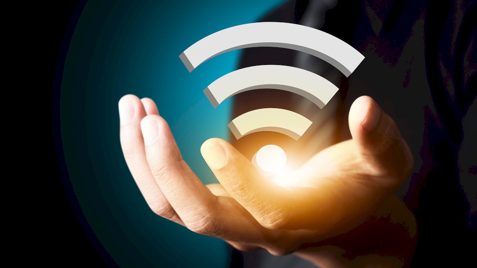 مخاطر وتهديدات تتعرض لها عند استخدام شبكات WI-FI