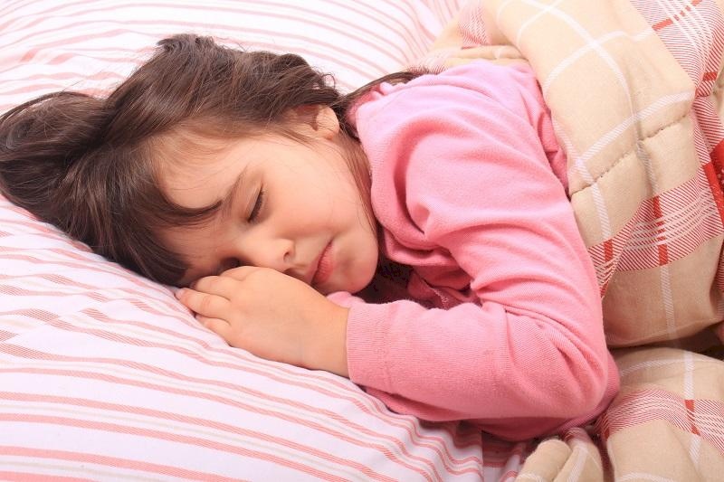 كيف تنظمين نوم طفلك استعداداً للعودة إلى المدرسة؟