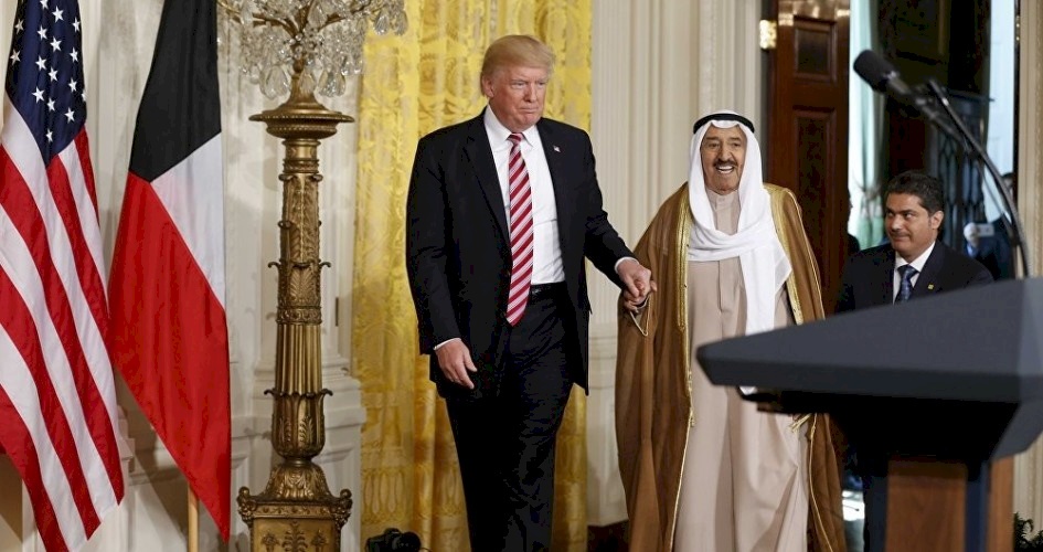 لقاء يجمع امير الكويت بترامب