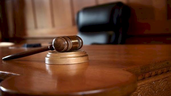 قضاة المحكمة العليا يتقدمون باستقالة جماعية.