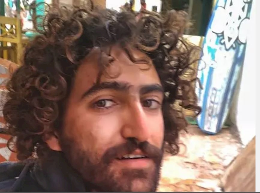 مدرب مصري يتحرش بسائحة في البحر.. وصور غطاس تفضحه