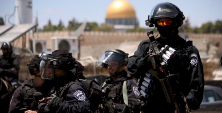 القدس: الاحتلال يحكم على "مُقعد" 35 عاماً