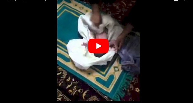شاهد/ امرأة تلقي رضيعها بمرحاض مستشفى الولادة